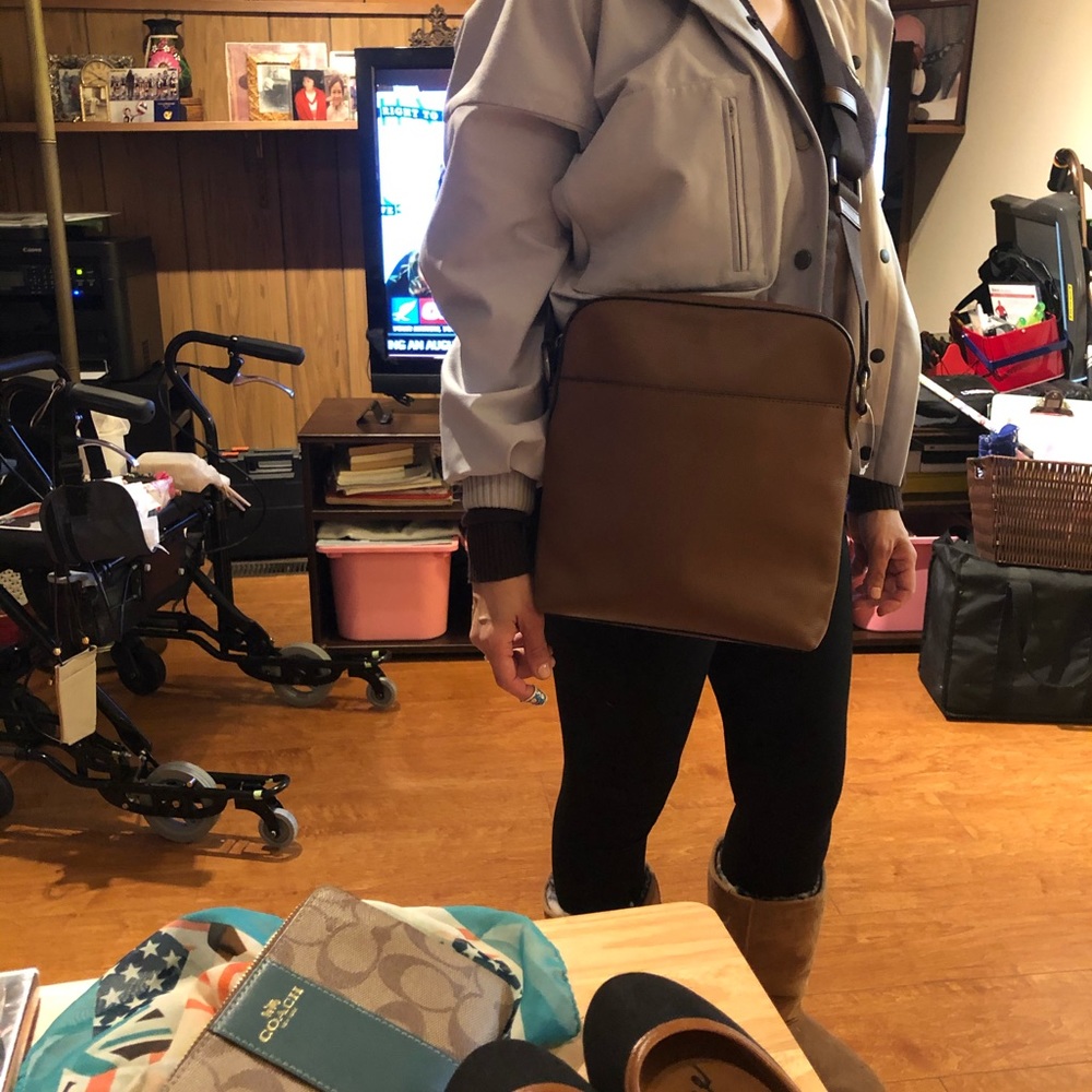Brown Coach travel bag for man new w/o tag - Picture 2 of 4